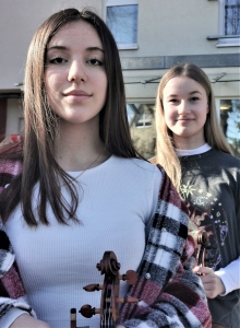 Maya Steinbach und Thea Ränger (rechts) sind die Wolfenbüttelerinnen des Jahres 2020 und belegten Platz 1